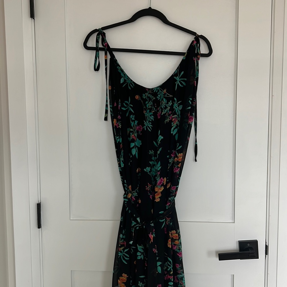 Floral midi dress with a tie waist and ties on the shoulder